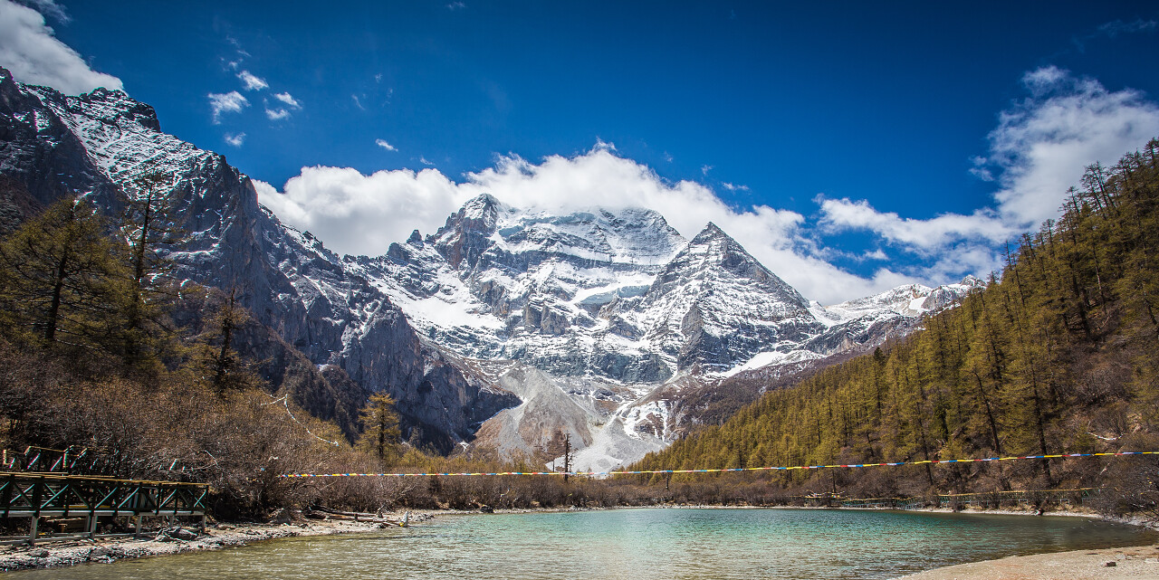 自然风景冬季冬天下雪日出湖水海面海水风景图四川旅游·