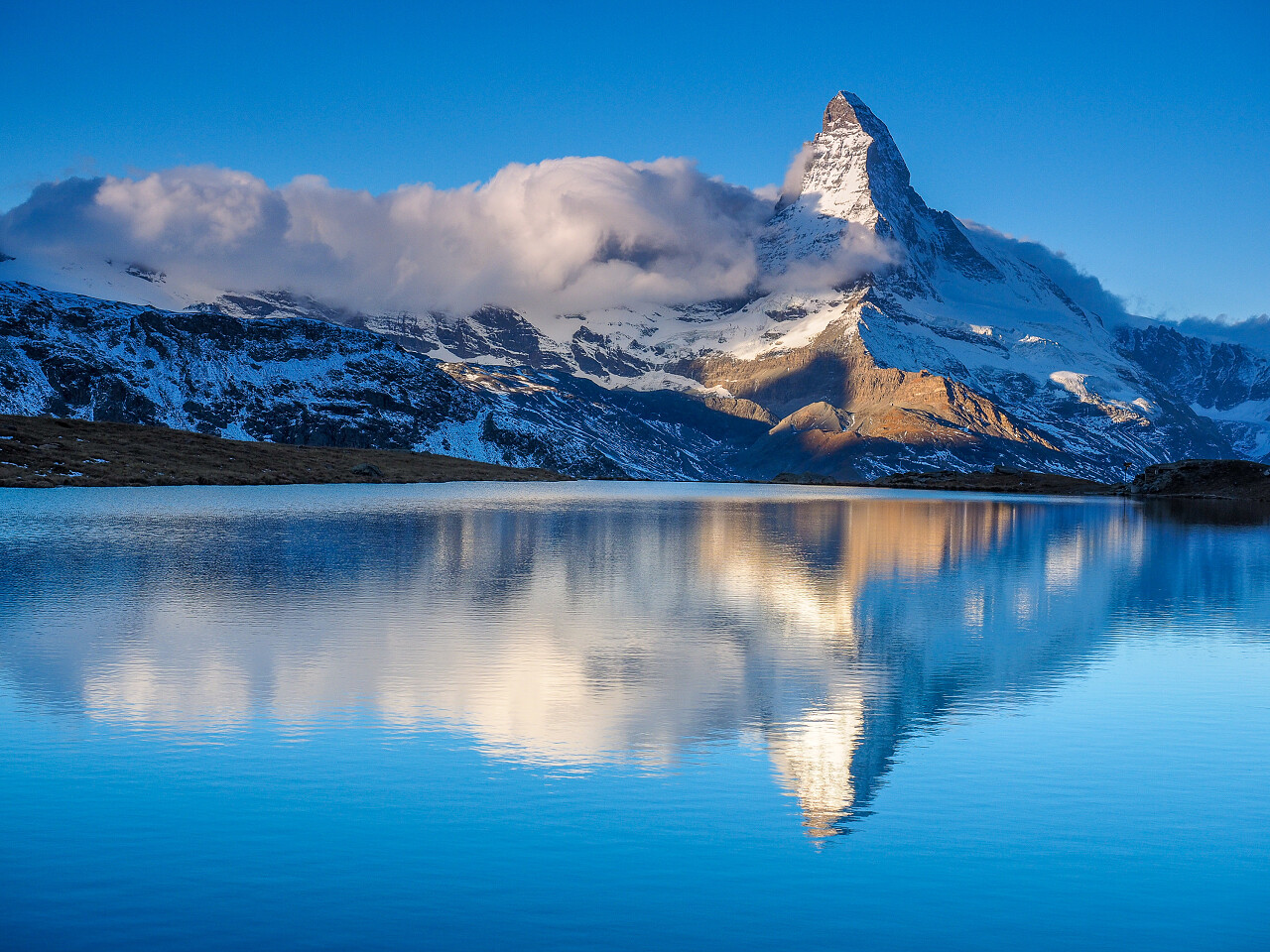 自然风景冬季冬天下雪日出湖水海面海水风景图