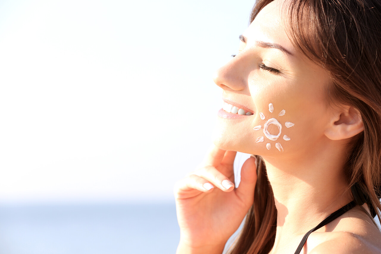 海边大海女性人物人像半身漂亮欧美女人人物特写