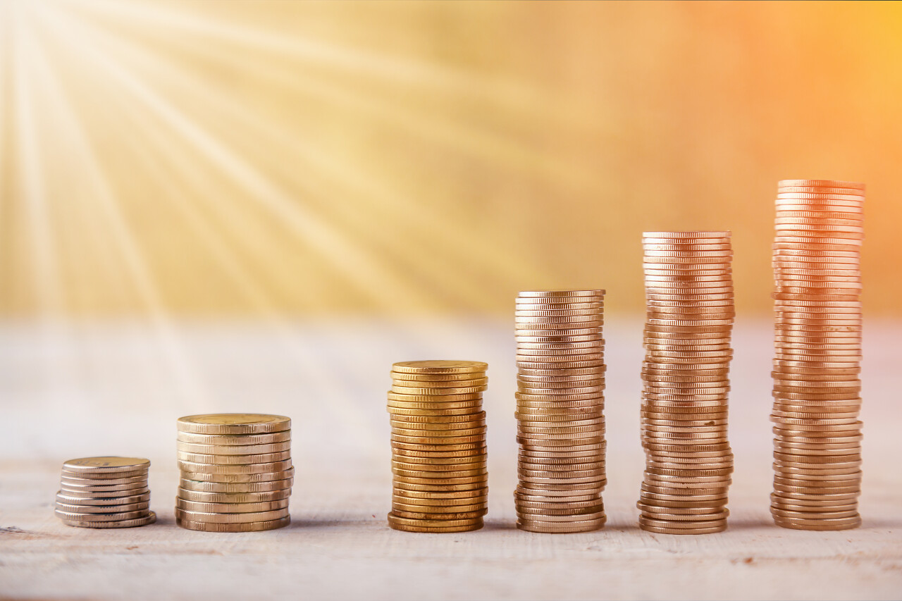 金币货币硬币上升趋势商务金融投资经济金融财富收入提升