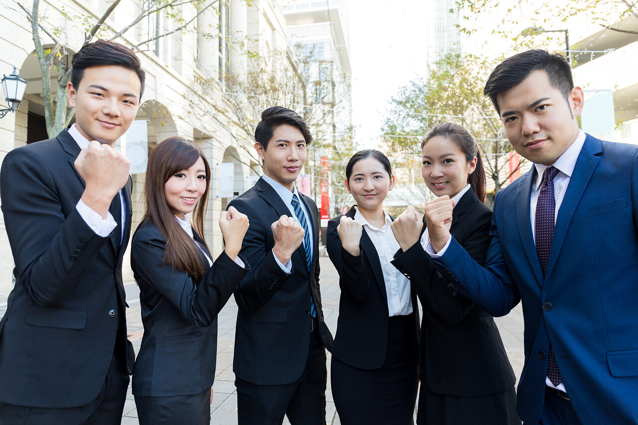 商务人士职场精英年轻团队商业团队团队加油开心幸福团队企业专业商务精英团队成功人士商务男女