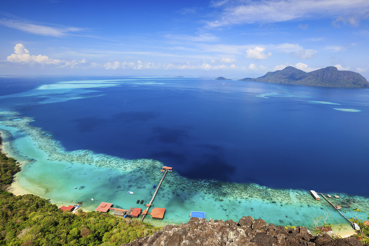 海滩沙滩海岸岸边大海海面风景景点马来西亚旅游