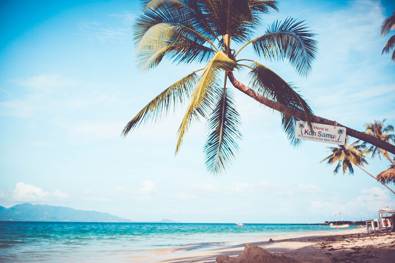 海洋沙滩遮阳伞碧蓝天空清新唯美自然