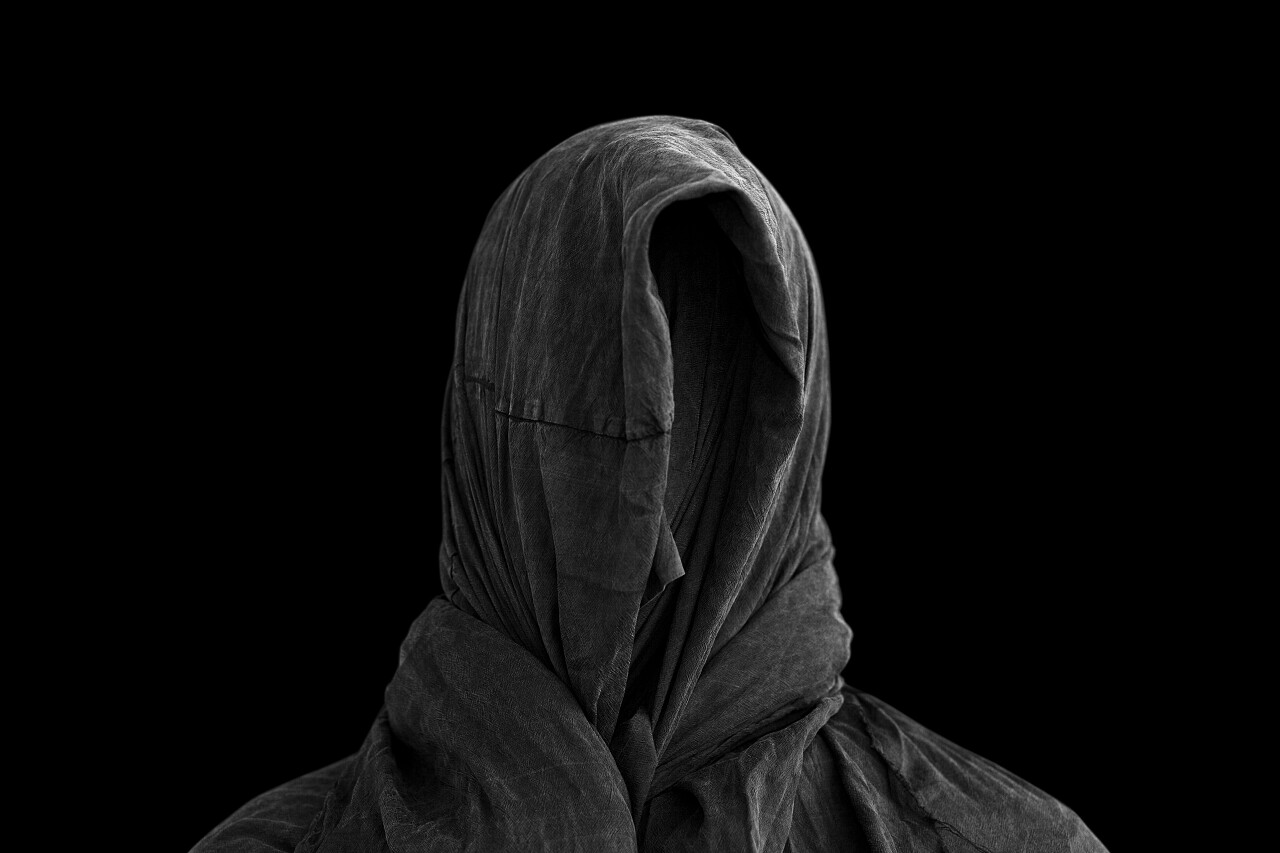 死神在黑暗的背景下