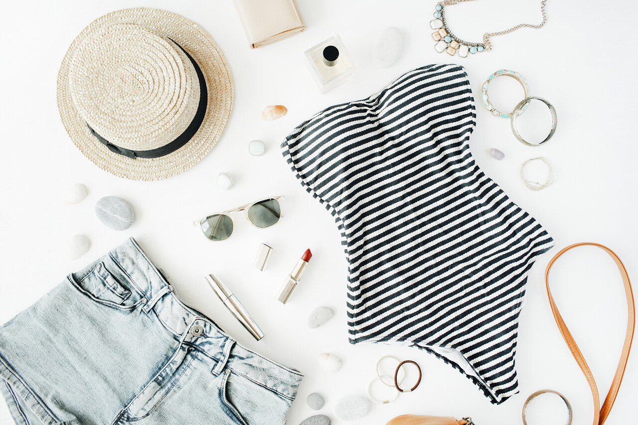 女性夏天比基尼泳装