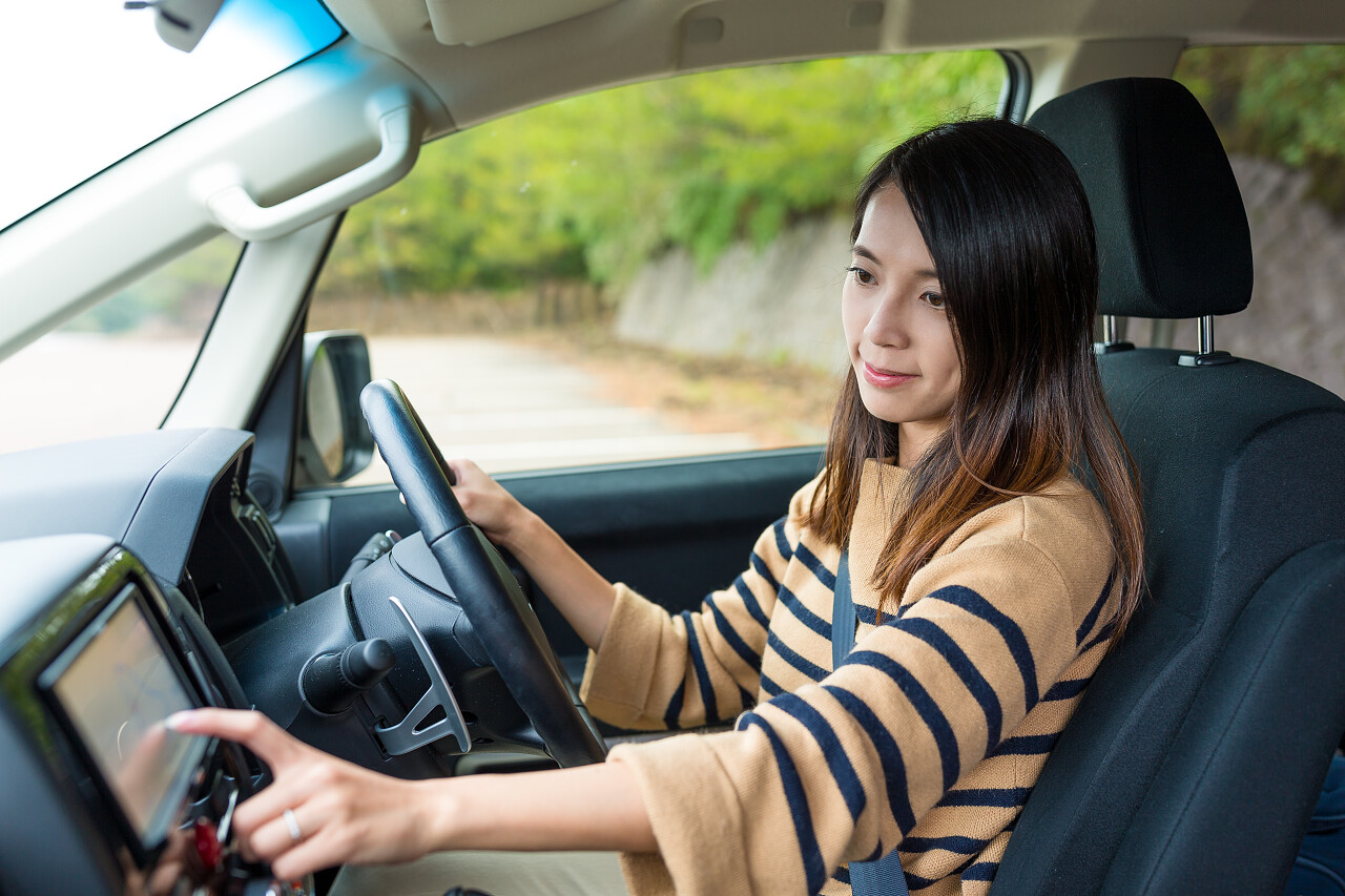 亚洲女人开车