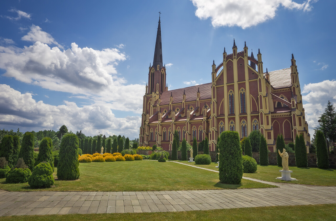 白俄罗斯格罗德诺地区圣三位一体天主教堂