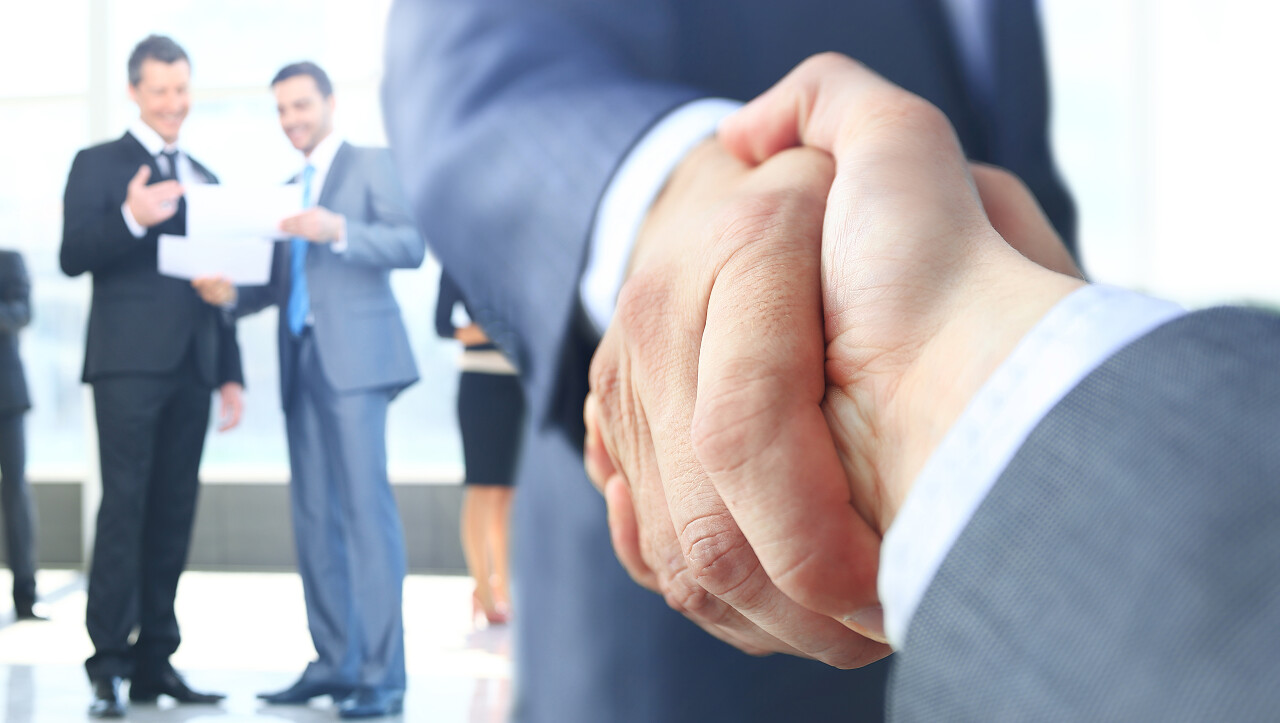 商业握手的结束合作团结握手企业团结团结人物合作平台商务人士合作握手