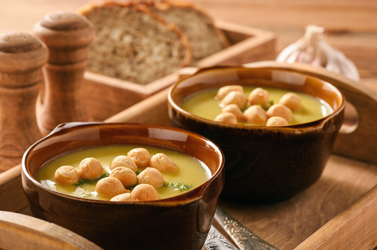 蔬菜奶油汤配面包