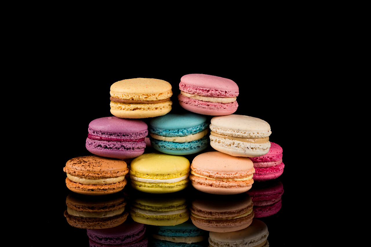 色彩艳丽的粉红马卡龙