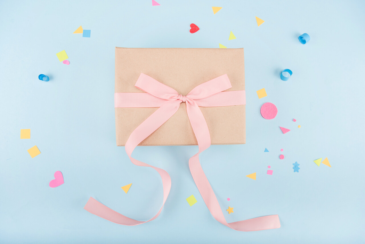 生日聚会礼品盒摄影图七夕214情人节520情人节