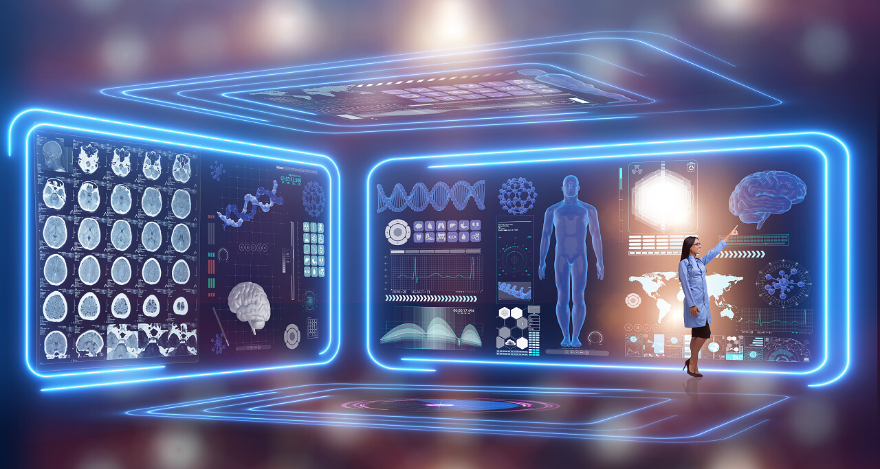 在未来的医学概念的女医生医疗平台