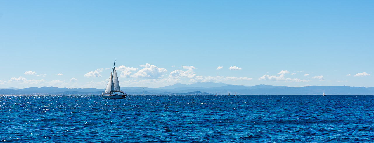 海洋蓝色大海杨帆起航