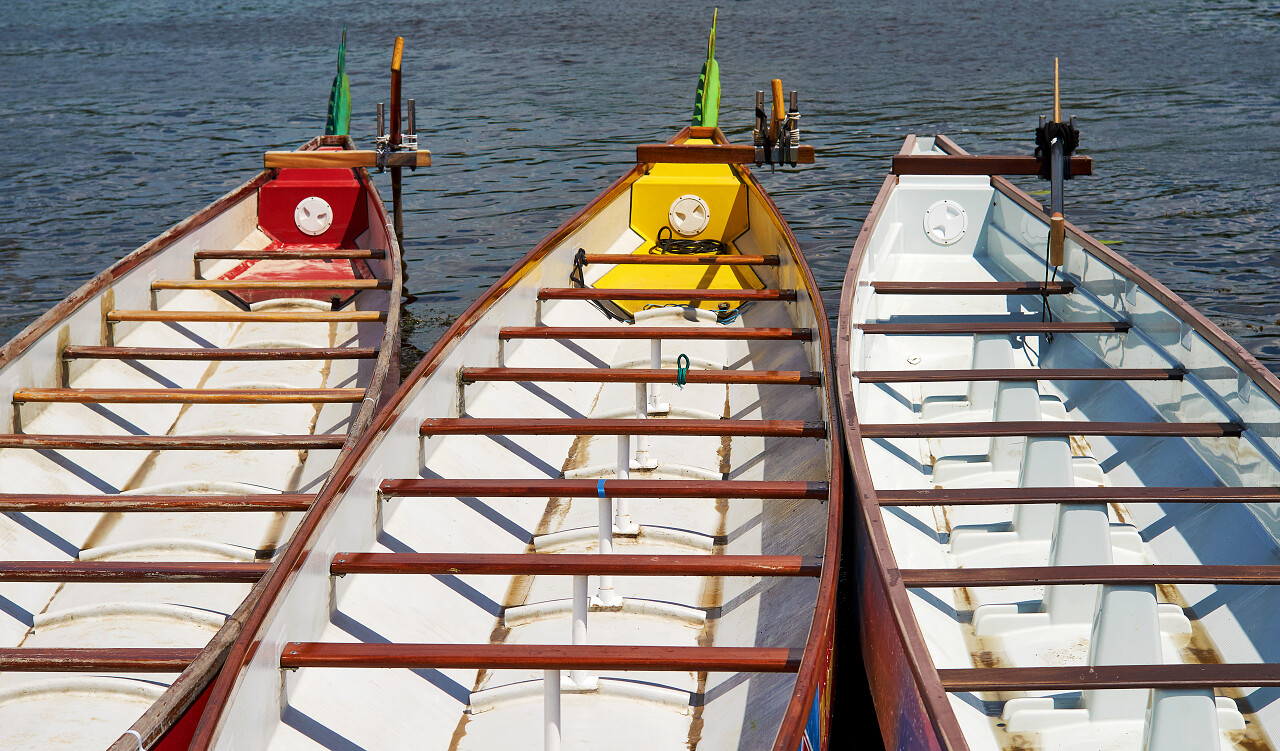 码头港口边的小船