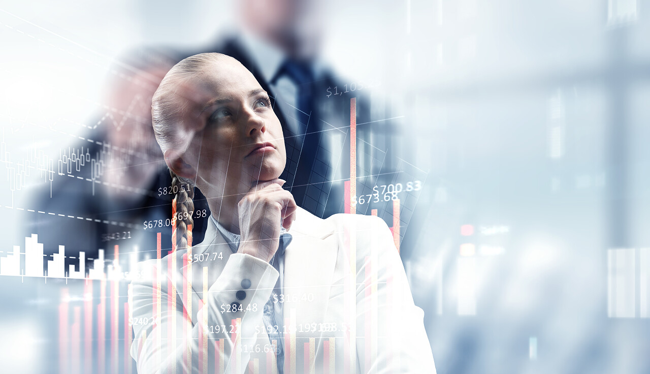 沉思优雅女商人和办公室