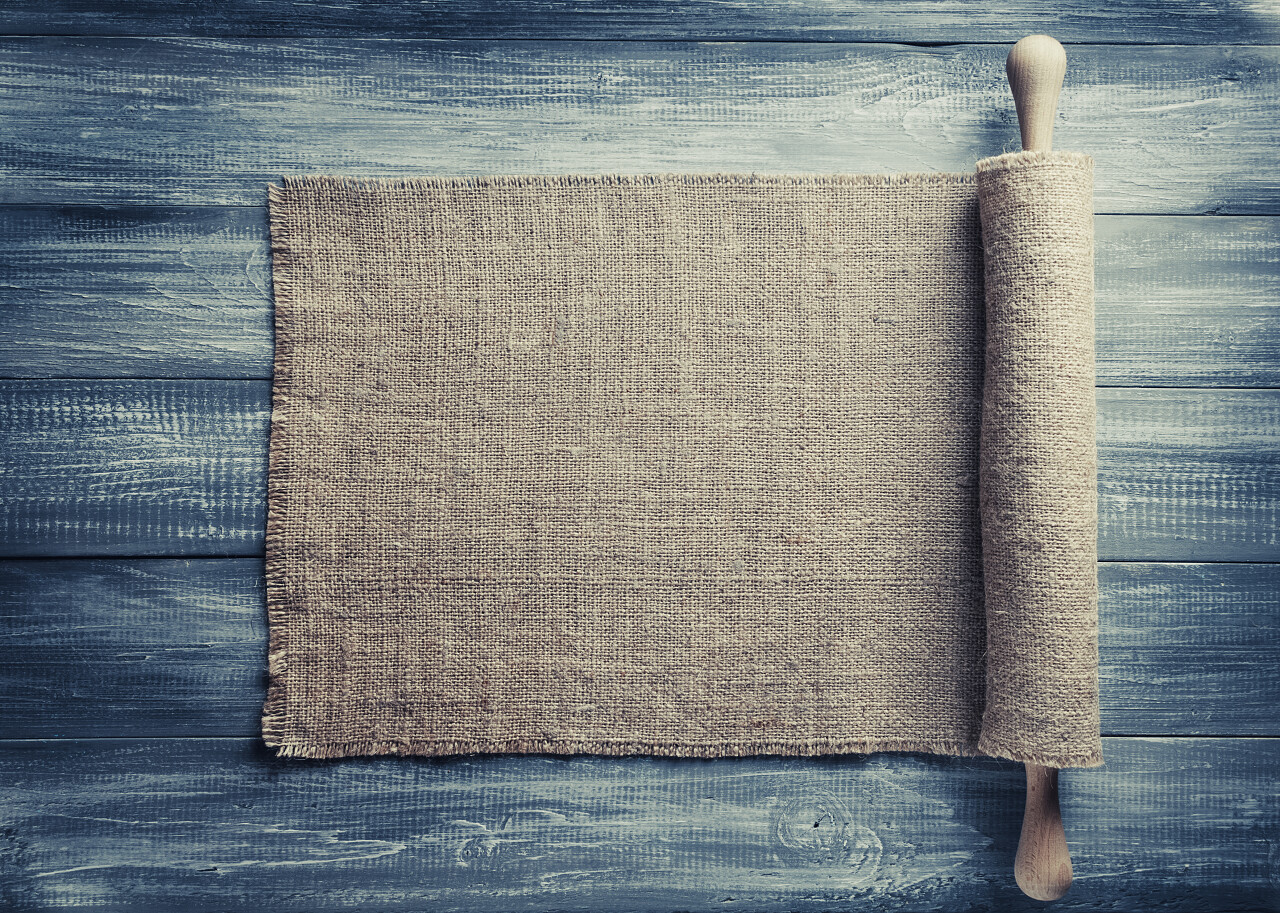 木制背景下麻布