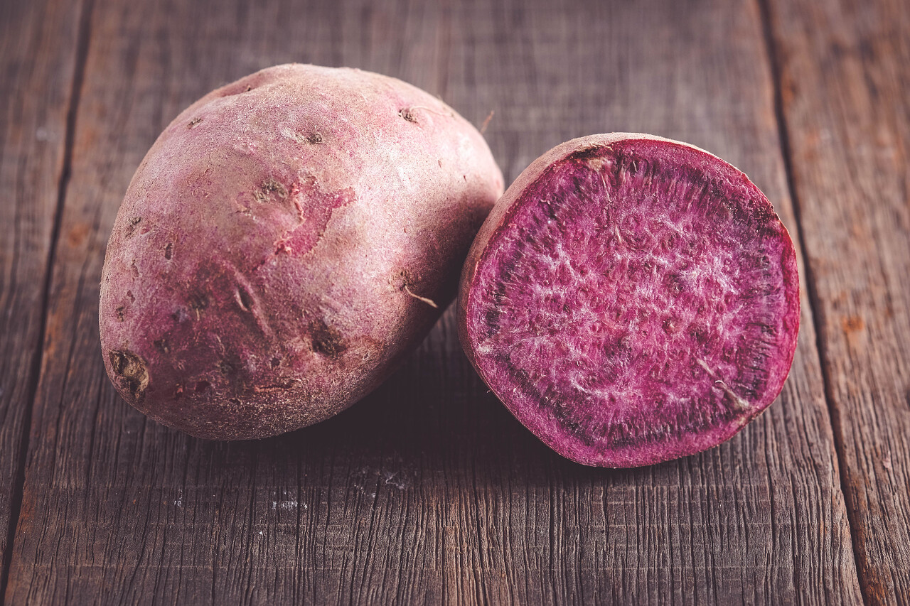 原料红薯与滤波效果复古怀旧风