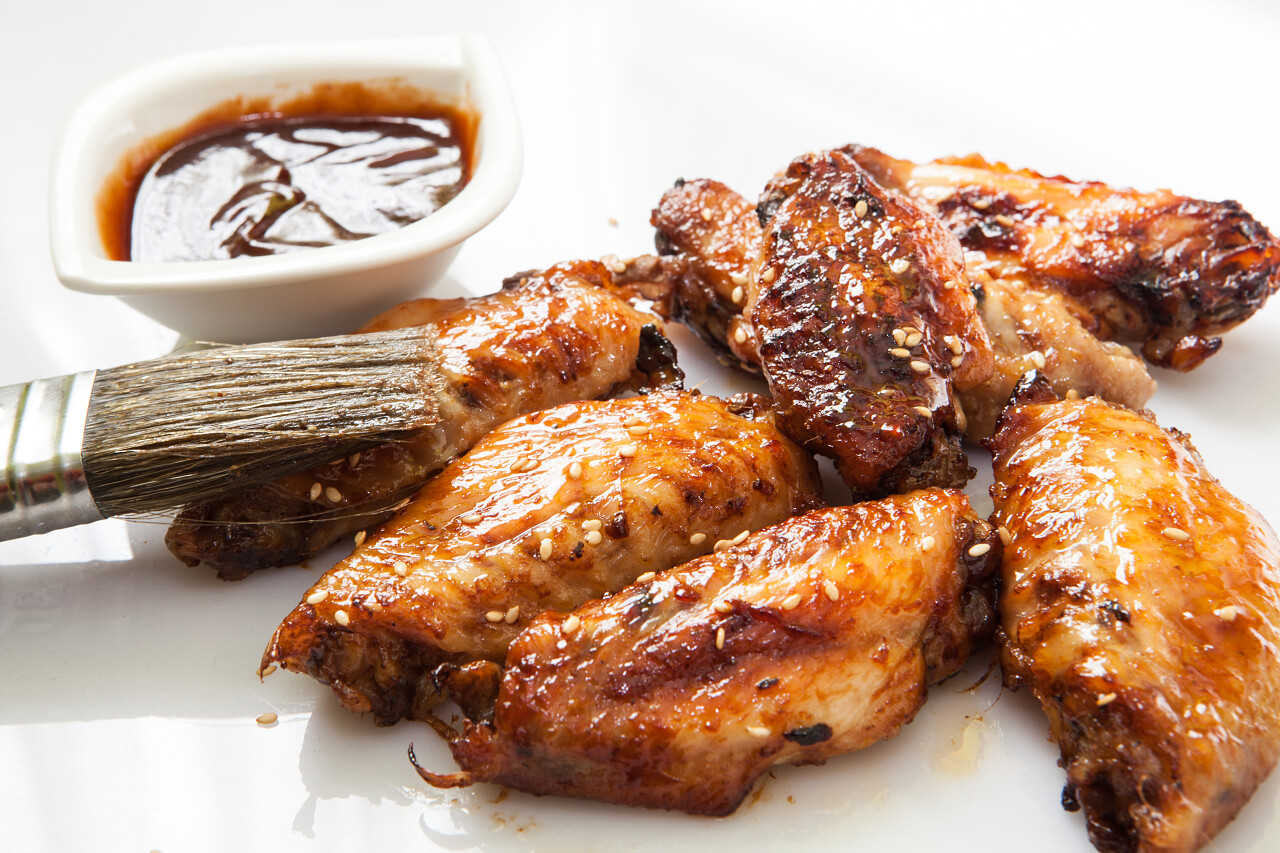 辣椒酱调味水牛风格鸡翅