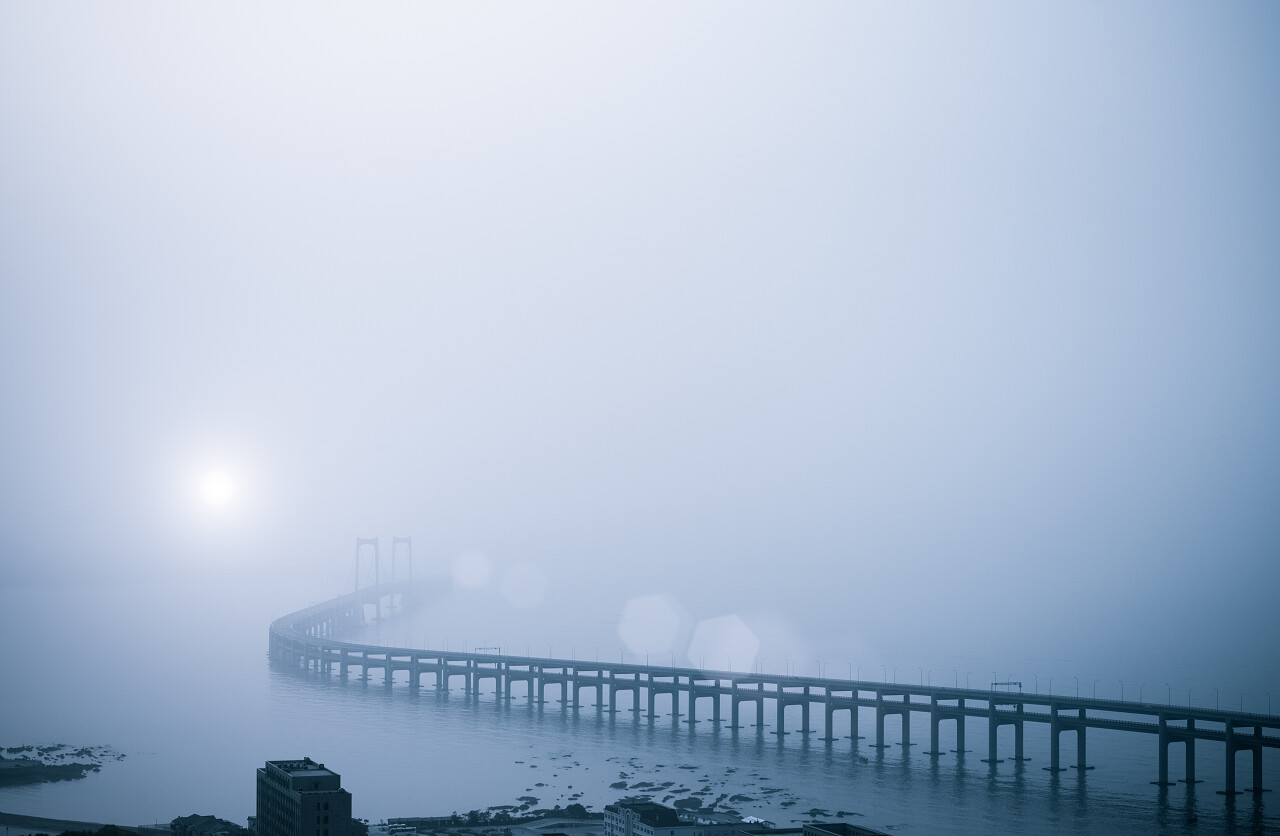 重雾的海湾桥大连旅游