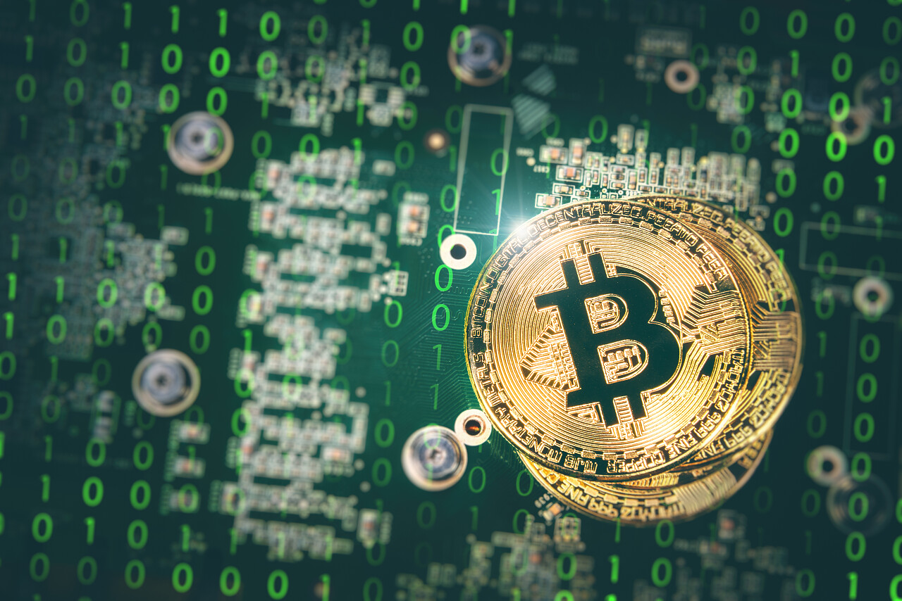 金色比特特写虚拟密码货币和金融概念