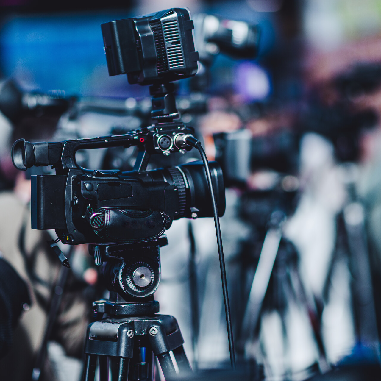 在媒体会议上关闭摄像机