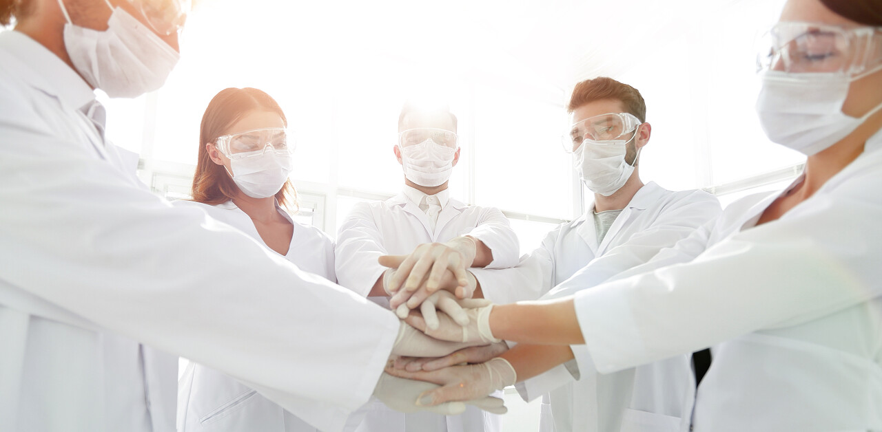 专业医生小组团队加油医生的手医生手势