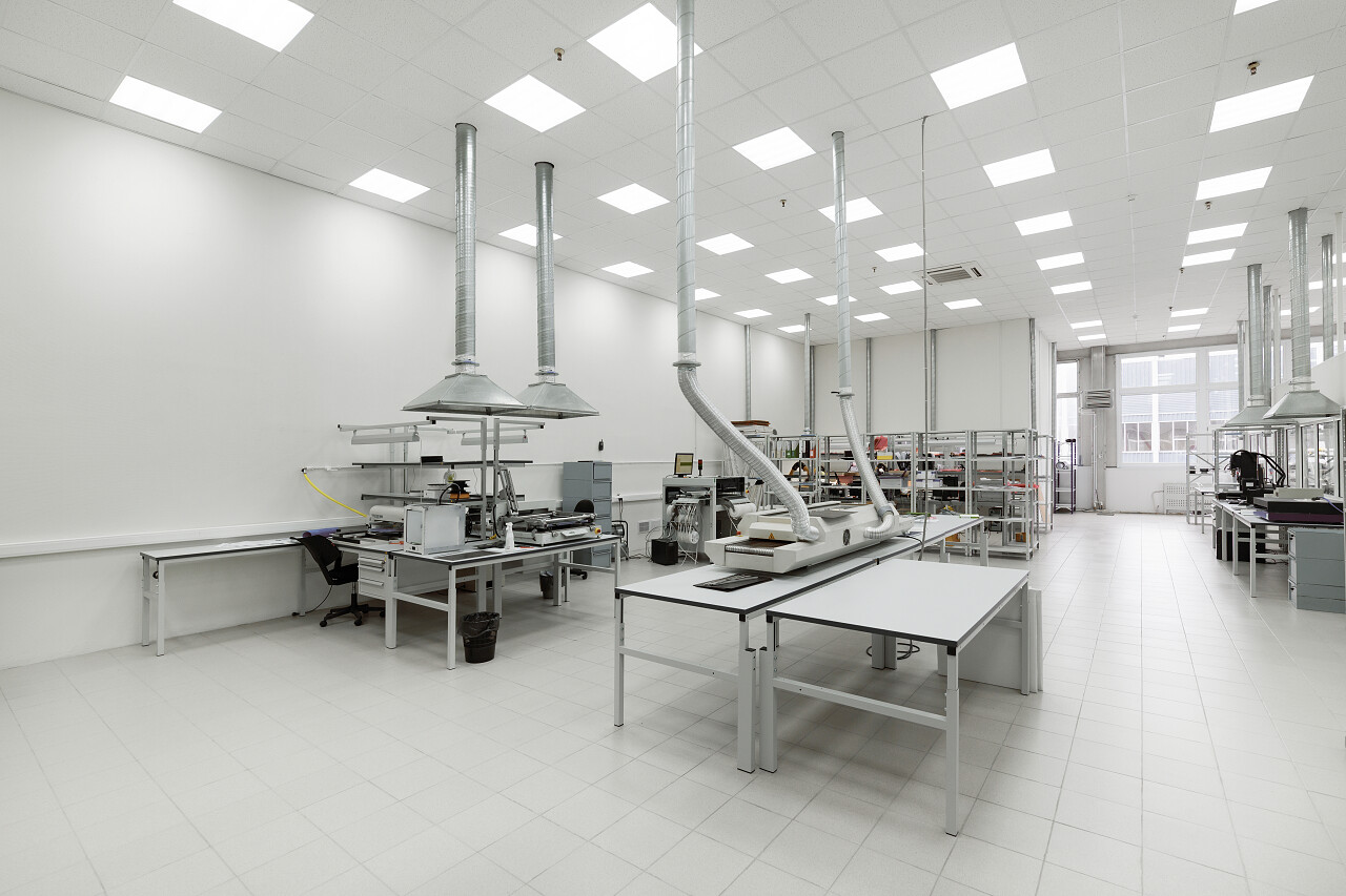 工厂安全生产安全生产月电子工业的印制电路板的车间