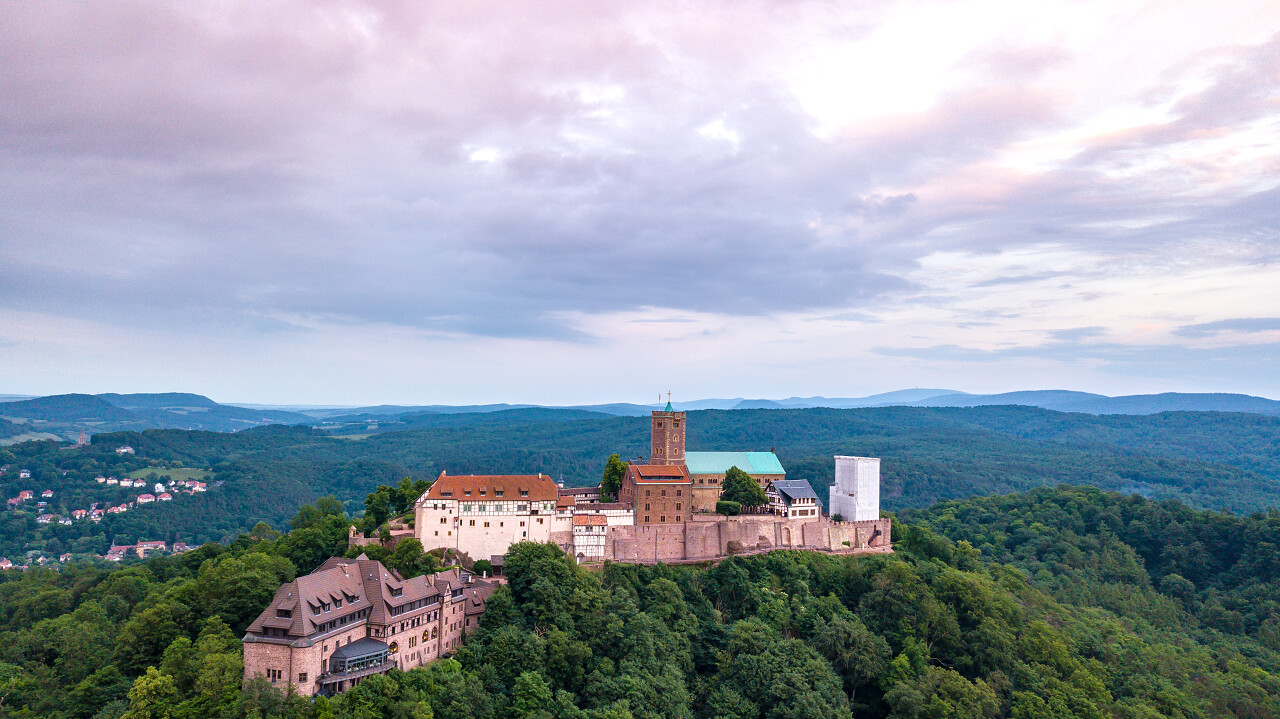 图林根州爱森纳赫德国教科文组织世界遗产遗址的无人机鸟瞰图