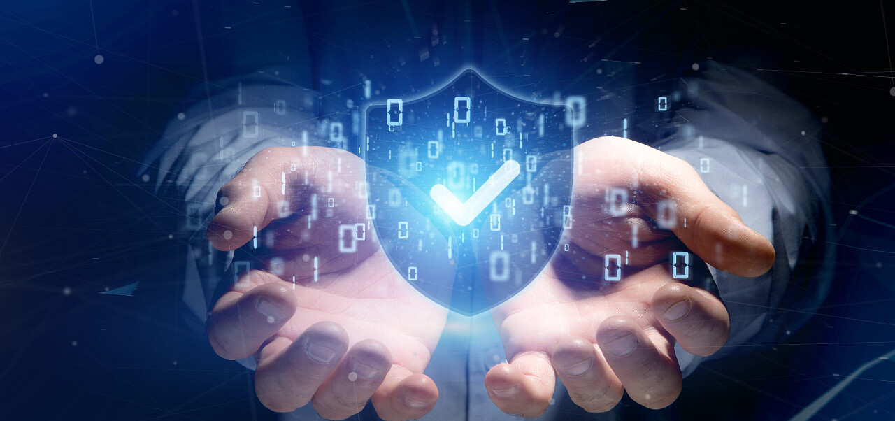 男性手持盾牌图标315消费者权益日