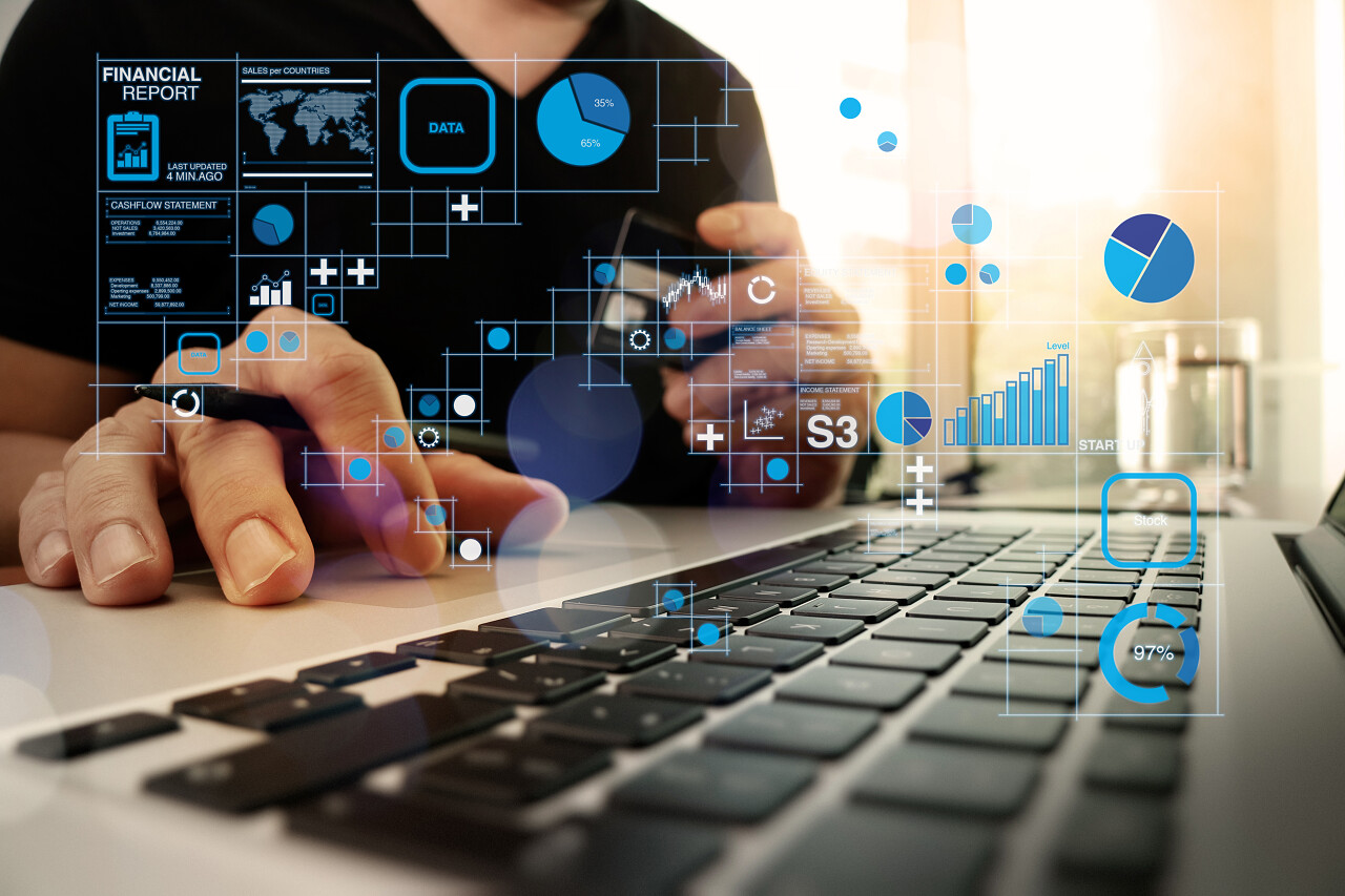 手中使用的便携式计算机