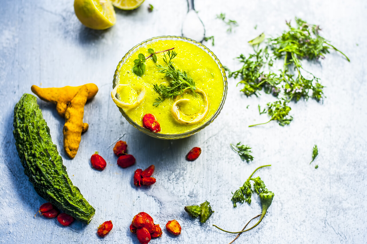 由苦瓜制成的思慕雪