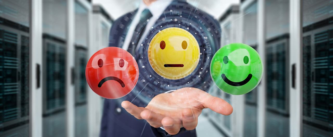 模糊背景的商人使用客户满意度评级3d渲染图