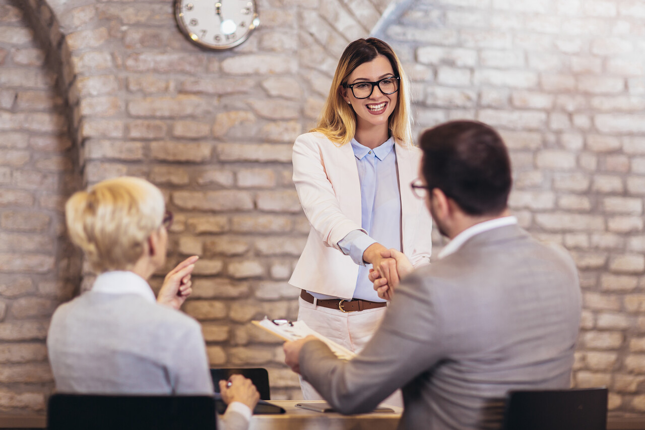 正在面试的求职者