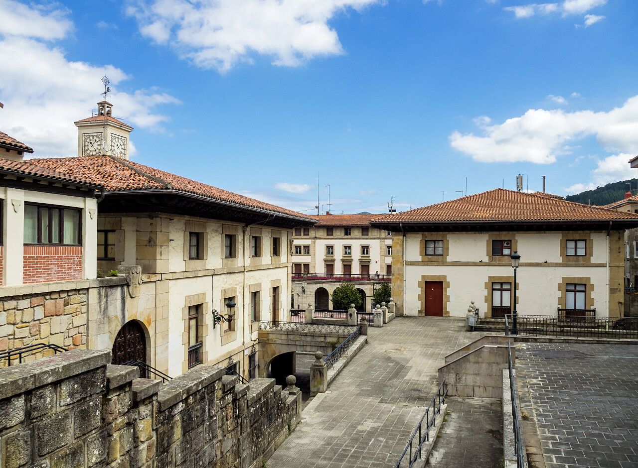 西班牙巴斯克地区比斯开省的一个城镇格尔尼卡中心的景色西班牙