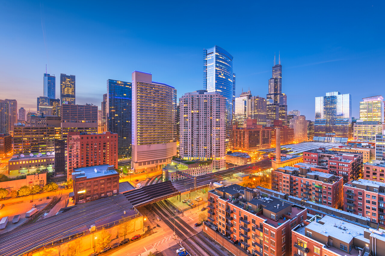 美国城市芝加哥伊利诺伊州在黄昏景观