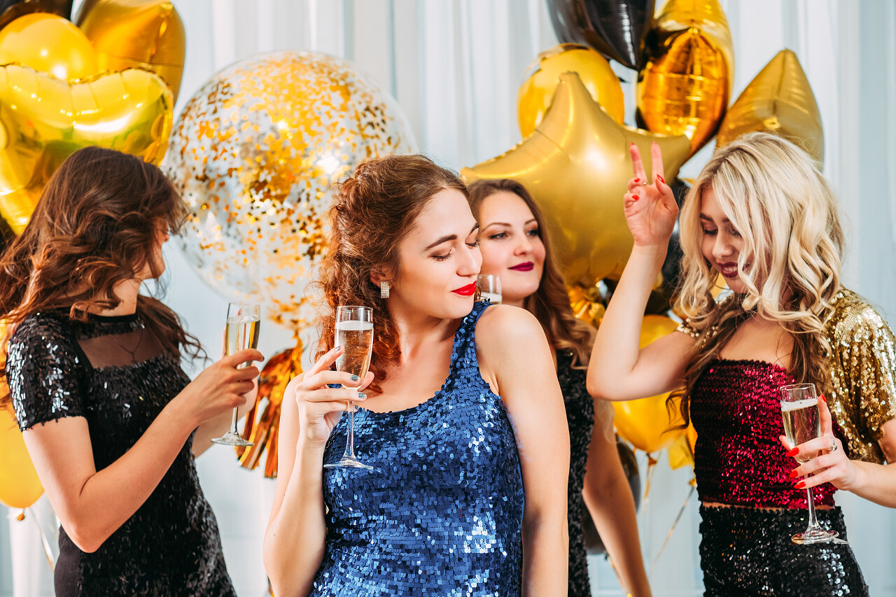 花式迪斯科主题家庭派对幸福的人