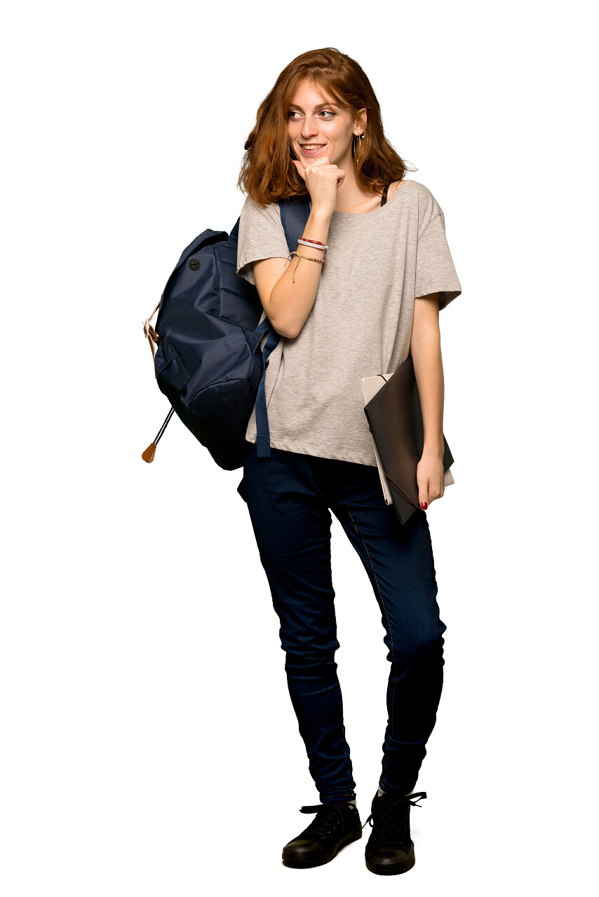 背着书包的女人