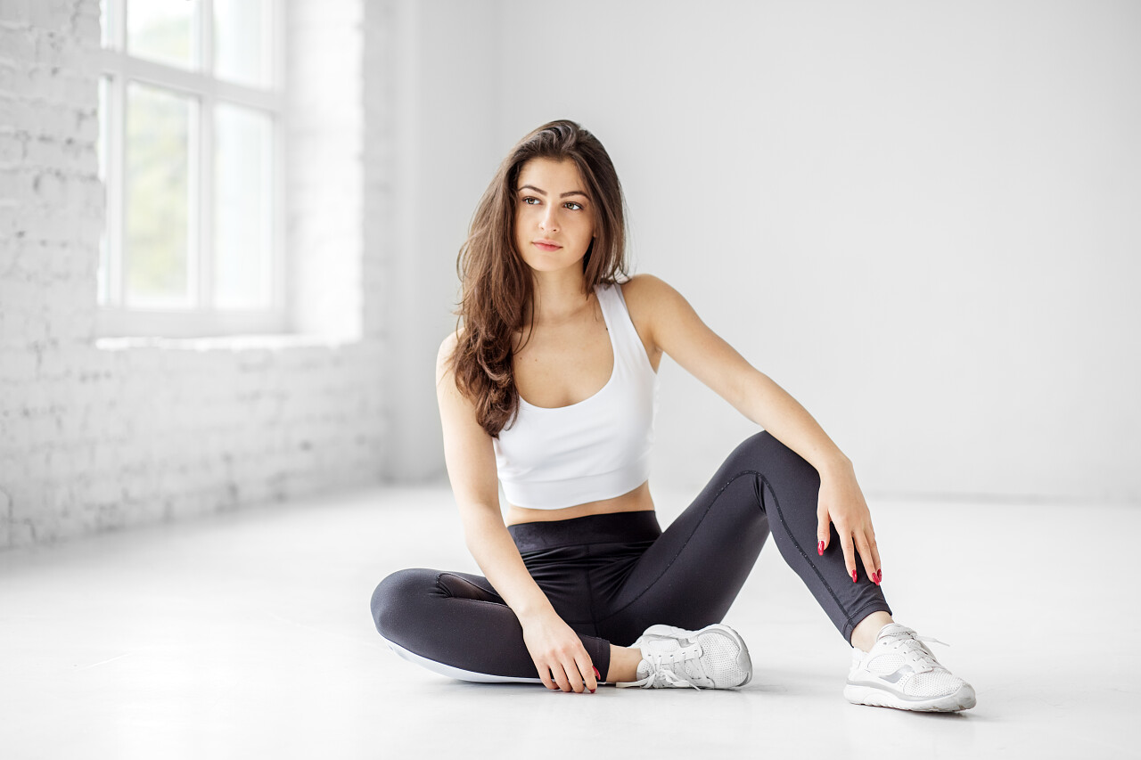 健身房女孩特写产后瑜伽产后瑜伽