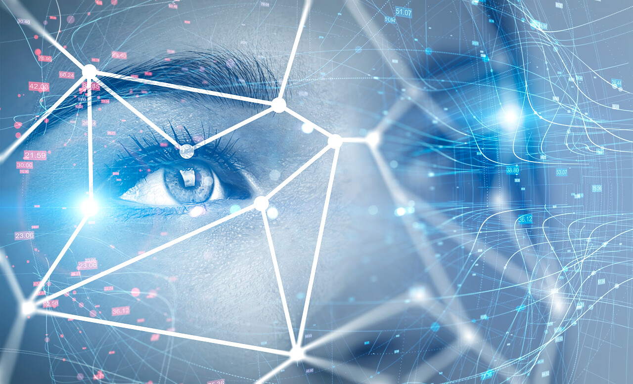 特写美女脸与人脸识别技术接口和网络全息图