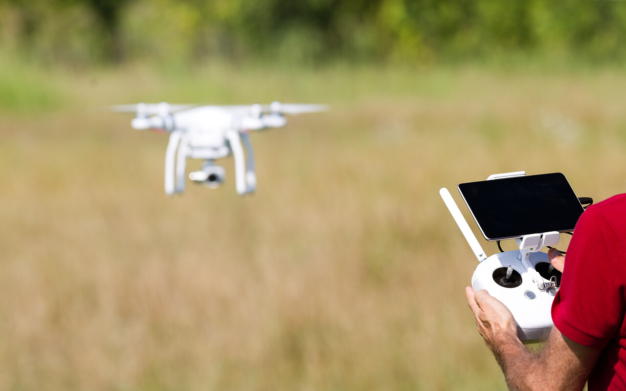 Quadcopter 无人机飞行