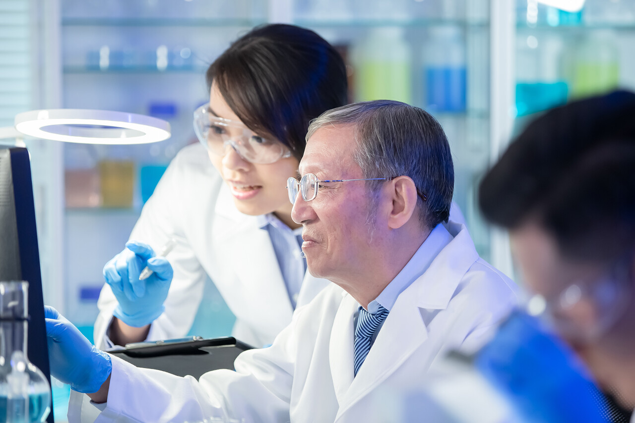 科学家小组会议及实验室分析结果