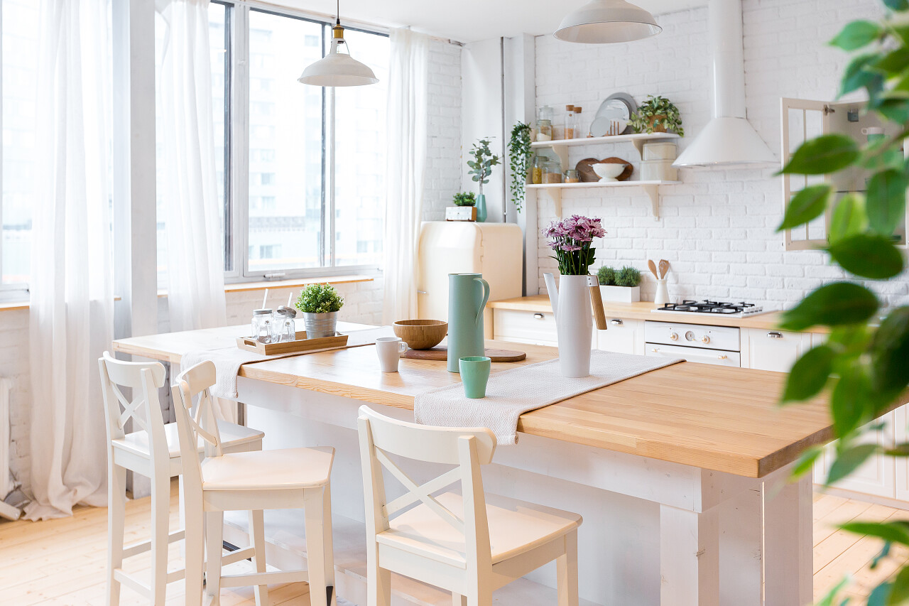 公寓的时尚现代设计风格新颖的客厅和厨房