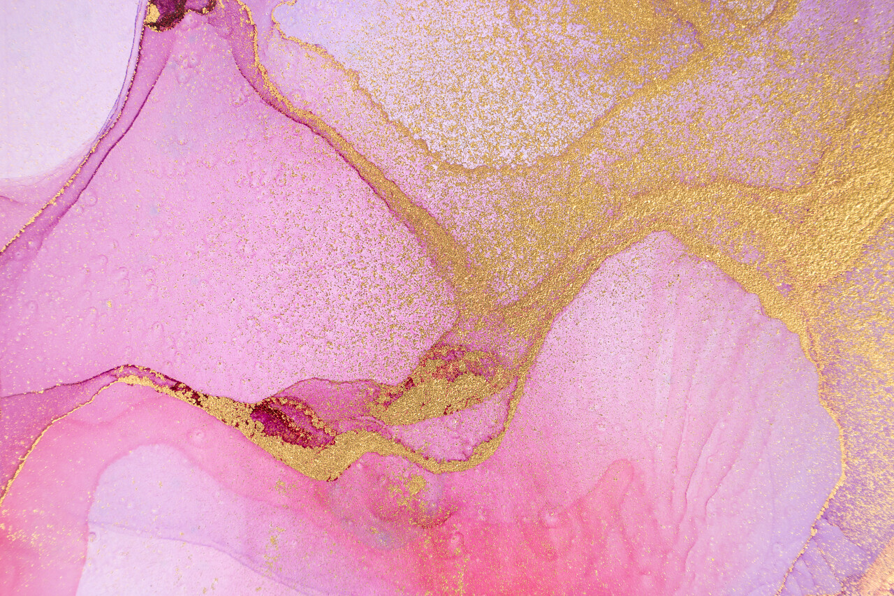 酒精油墨粉色和金色的抽象水色透明纹理