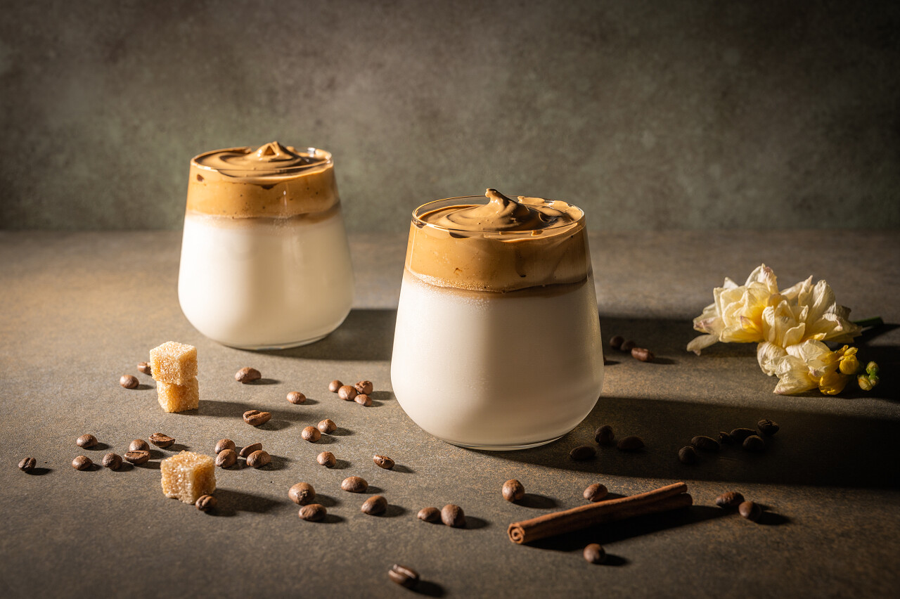 深色背景的自制达戈纳咖啡