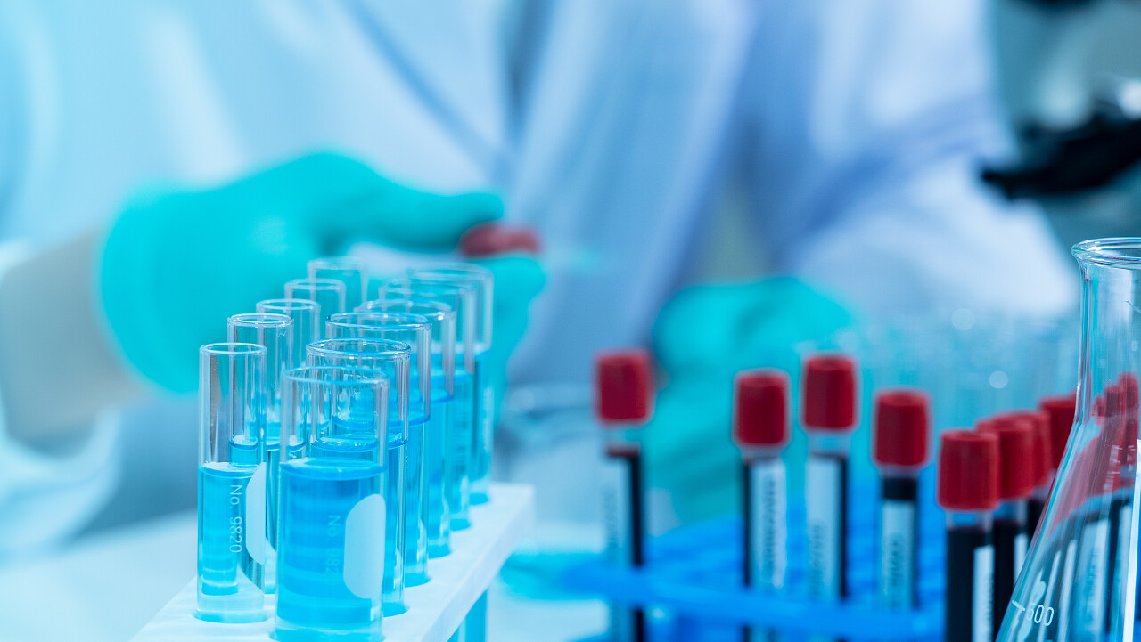 实验室背景模糊的玻璃管的选择性聚焦