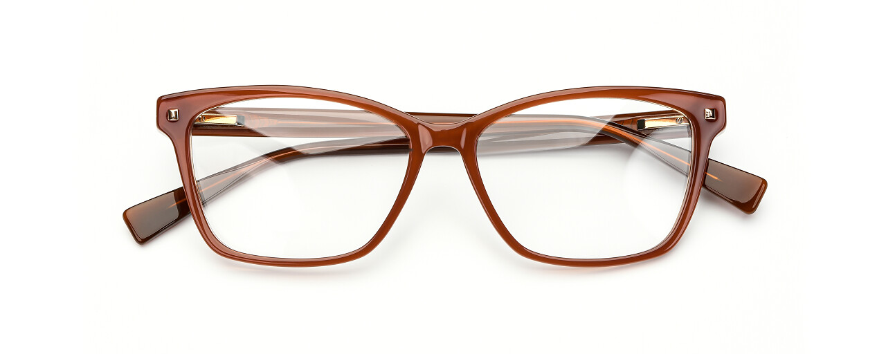 眼镜隔离在白色背景特写顶部视图