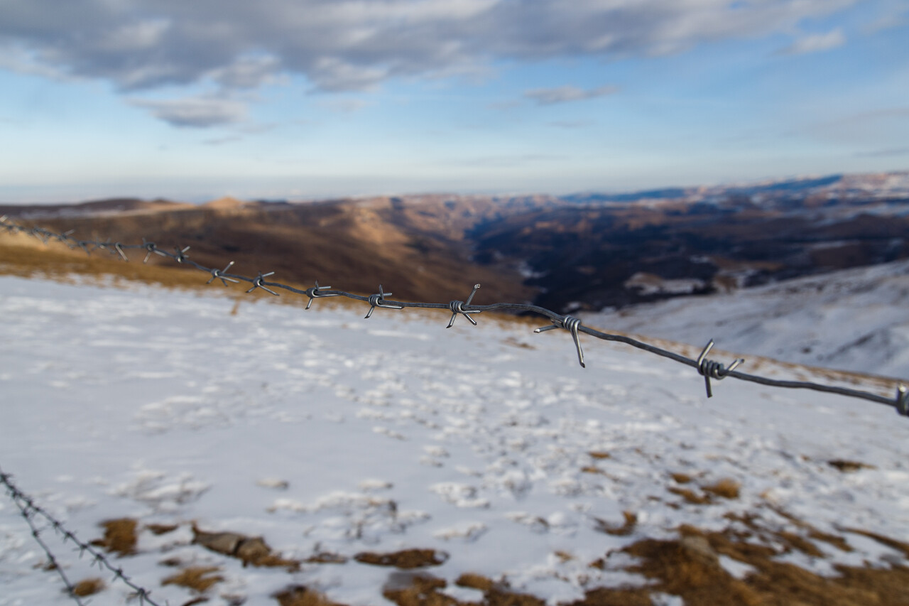 雪地户外山地景观