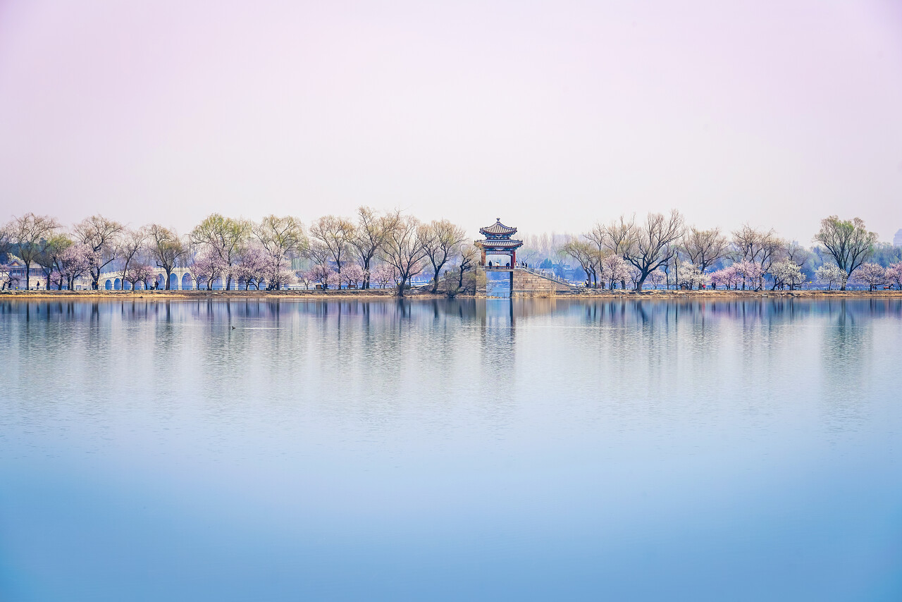 河面上的自然景色昆明旅游