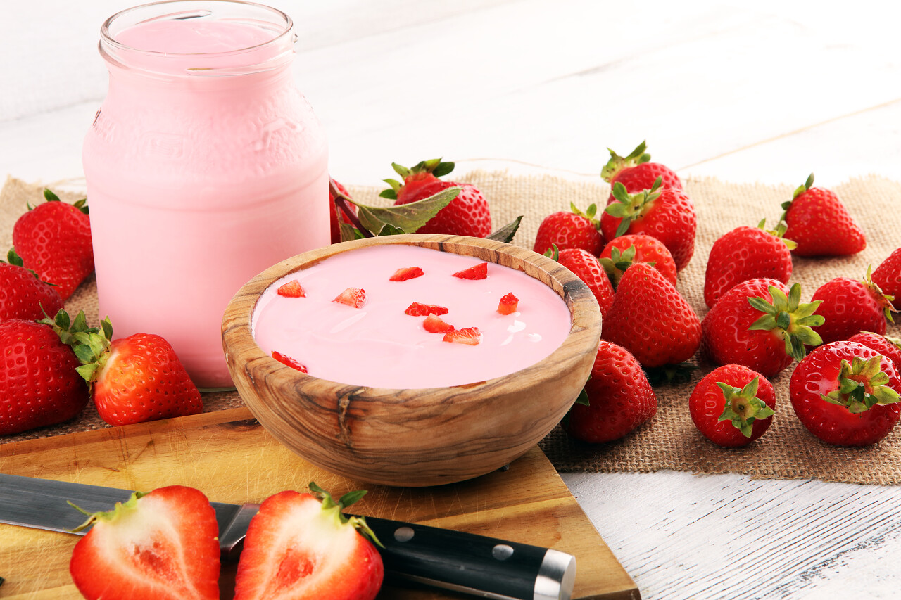 新鲜草莓奶昔