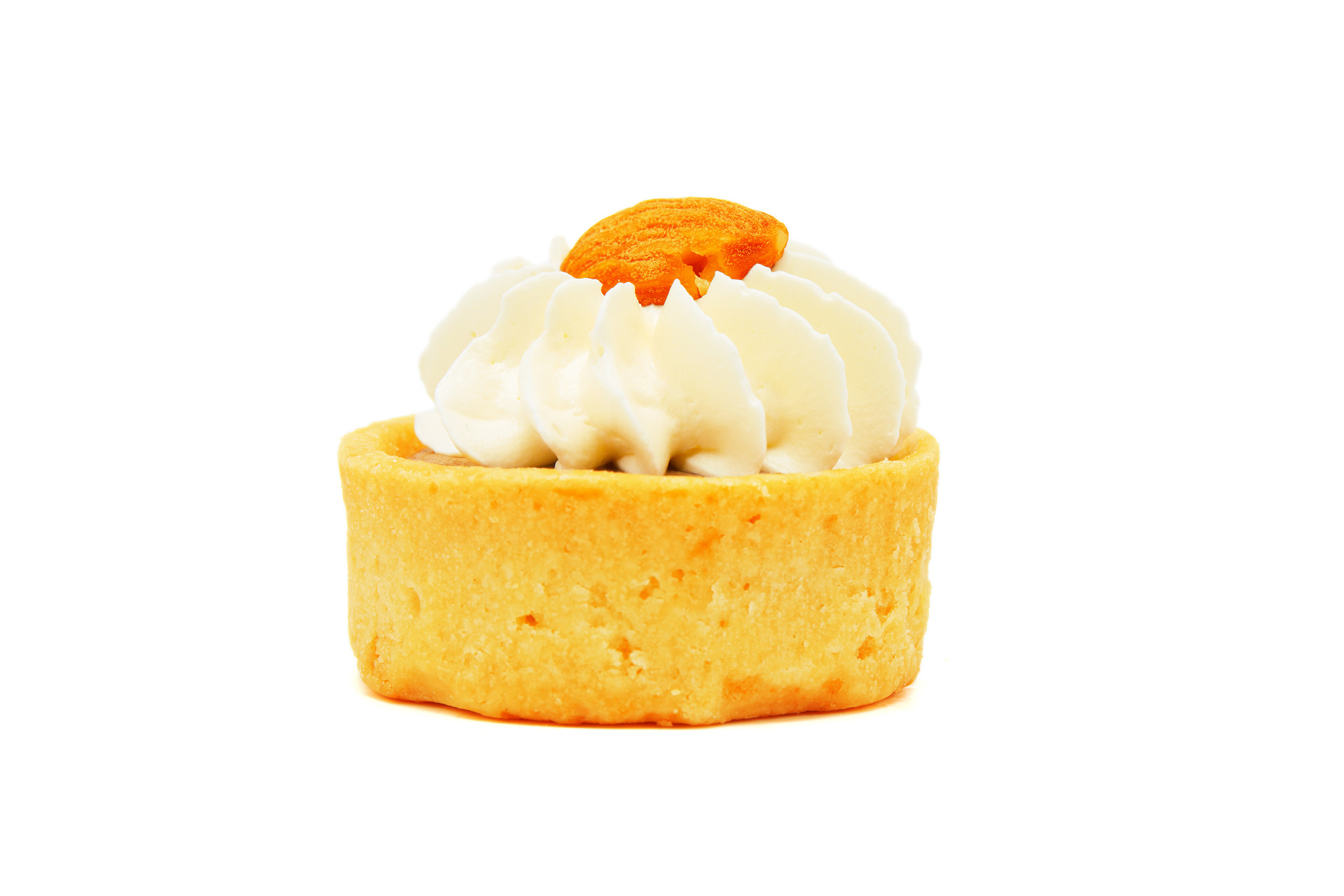 白底一块蛋糕小蛋糕坚果奶油甜品